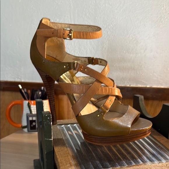 Michael Kors Tan Strappy Women's Heels - Picture 7 of 12